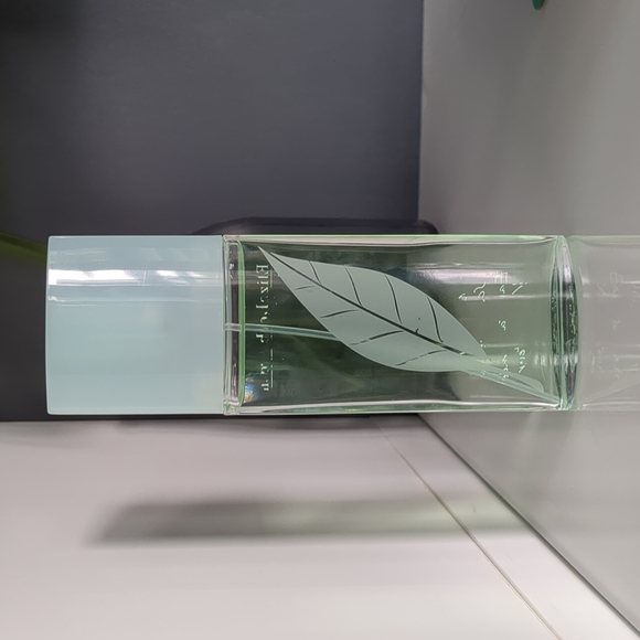 Elizabeth Arden lotus - Picture 2 of 3